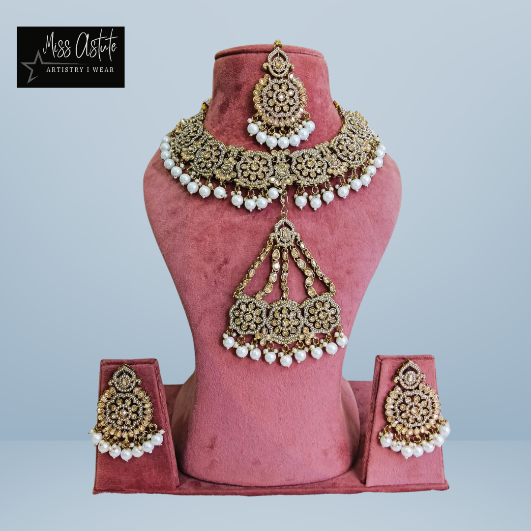 Floral Bridal Necklace Set with Passa