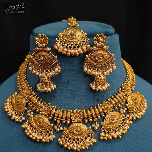 Ornate Gold-Plated Choker Necklace Set with Pearl Accents