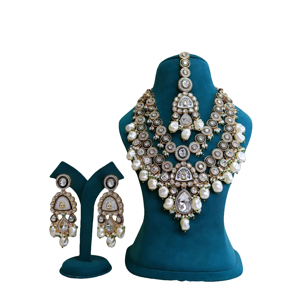 Royal Kundan Necklace Set with Earings & Mangtika