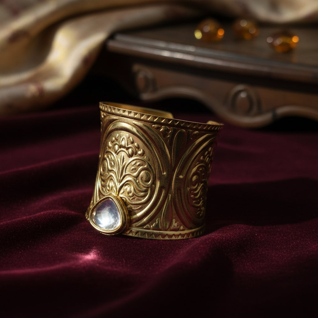 Svarna Rekha Engraved Cuff Style Bracelet