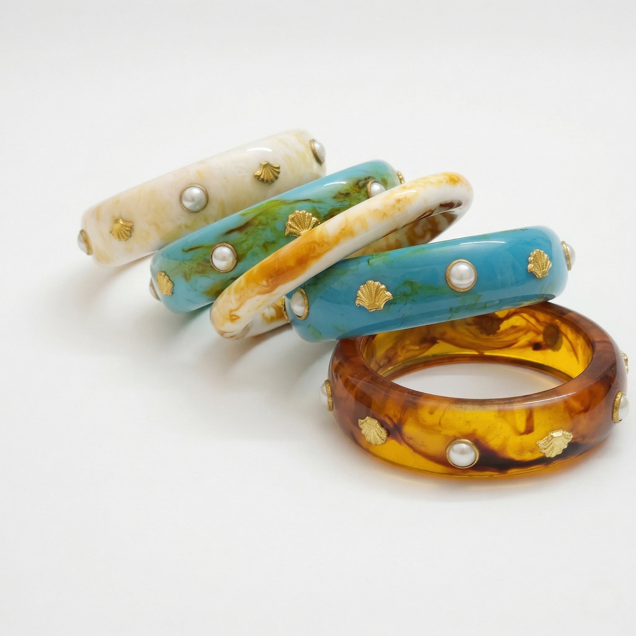 Resin Bangle Stack of 5 with Gold-Tone Seashell Charms & Faux Pearl Studs | Coastal Boho Bracelet Set for Women — Teal, White, Tortoiseshell, Peach & Sky Blue