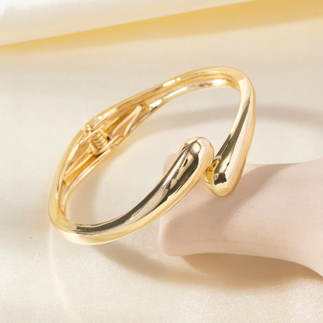 Twist Lock Bangle