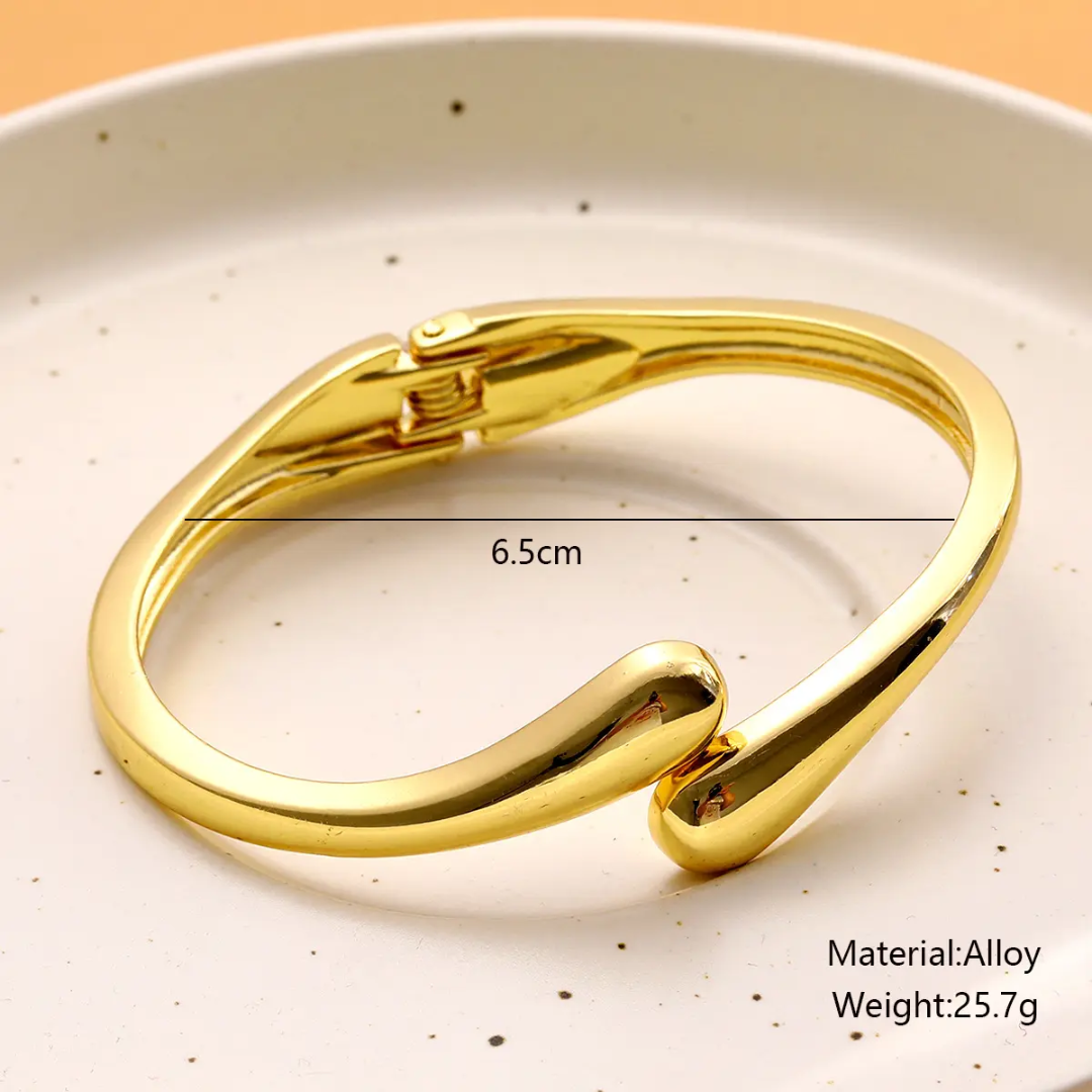 Twist Lock Bangle