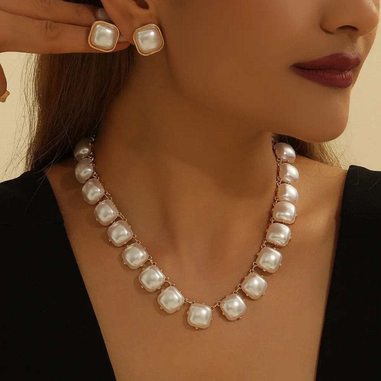 Ivora Square Pearl Necklace Set