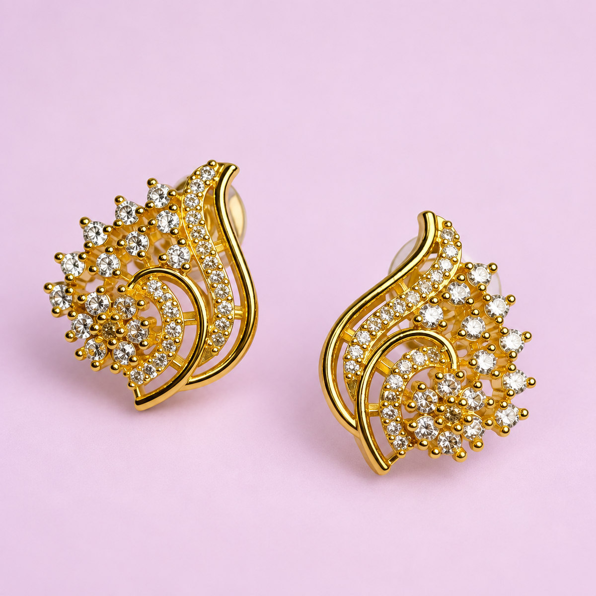 Panna Lata Leaf Swirl Pendant Set with Matching Earrings