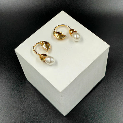 Lilydrop Pearl Studs